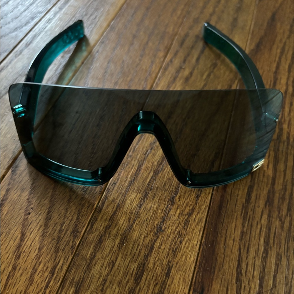 Stylish Authentic Turquoise Gucci Sunglasses !